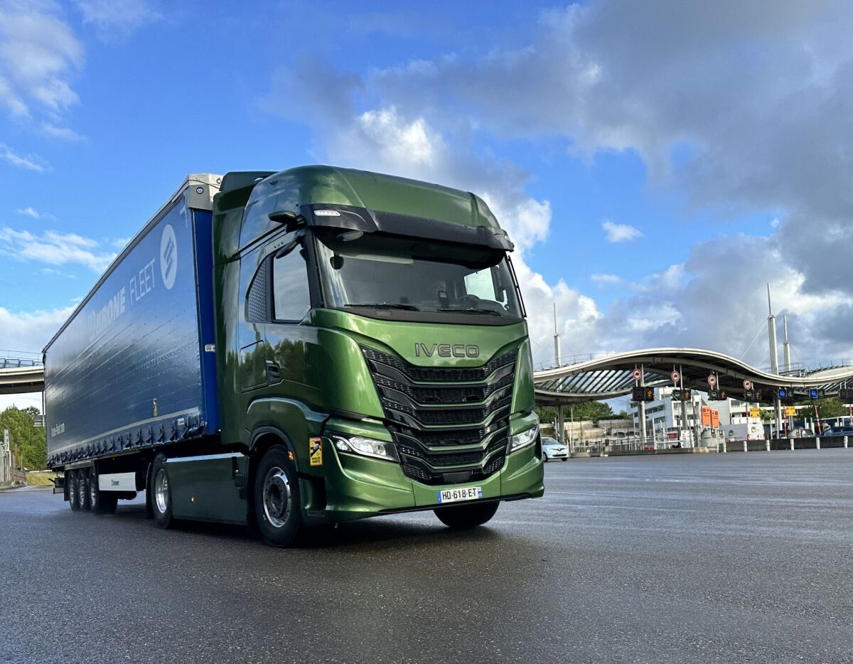 1000_km_S-Way_GNC_01@IVECO.jpg