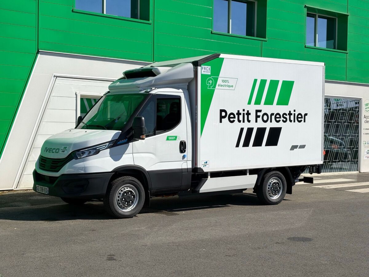 2025_Communique_de_presse_IVECO-eDaily_Petit_Forestier_photo.jpg